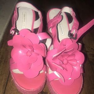 Vera wang pink wedges
